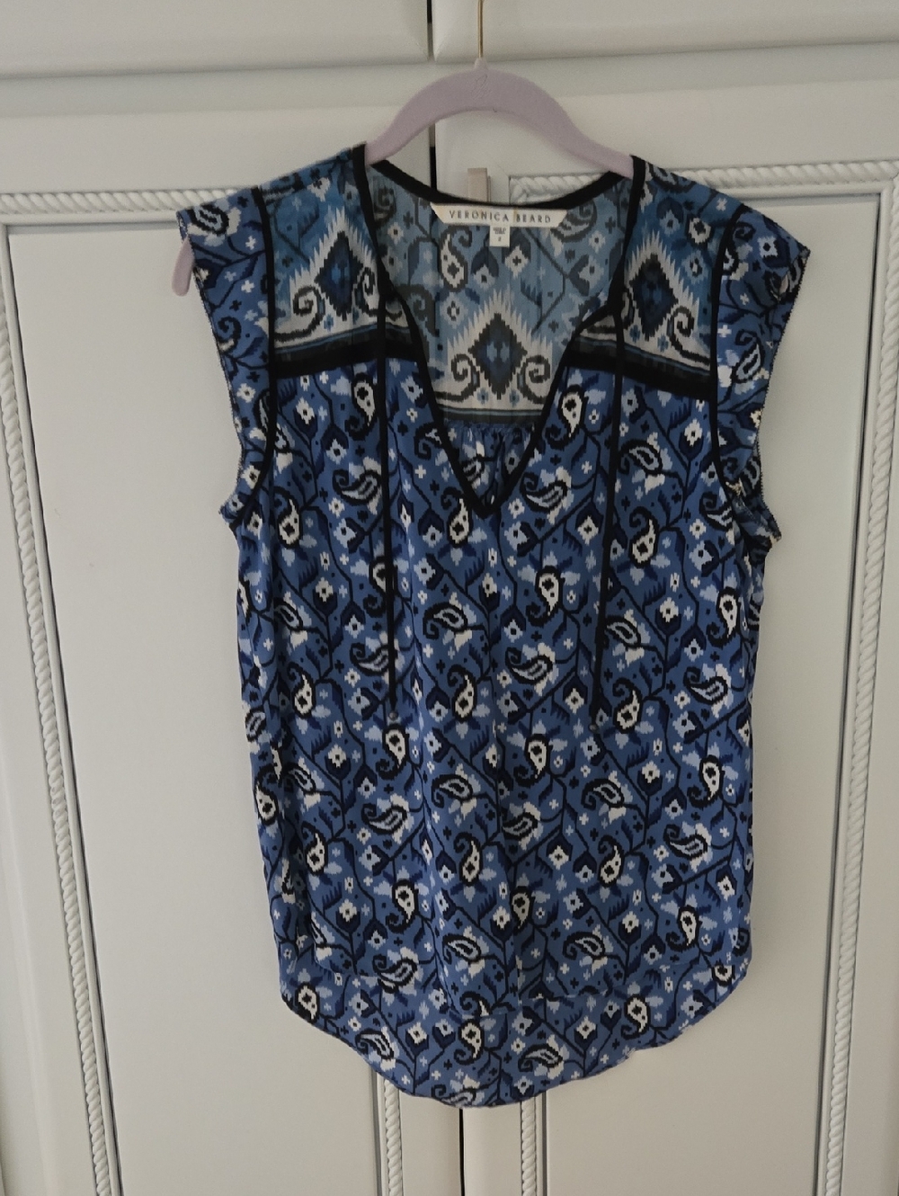 Veronica Beard Blue Printed V-Neck Sleeveless Camisole